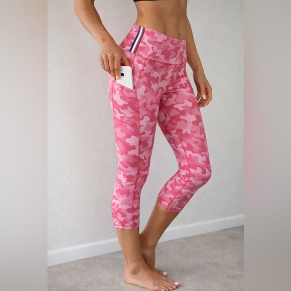 2/for $20 🪩 TOMMY HILFIGER Pink Camo Athletic High-Waist Leggings (Size Medium) - Picture 11 of 11